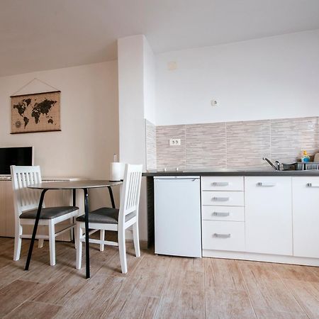Apartmani Ema ザダル エクステリア 写真