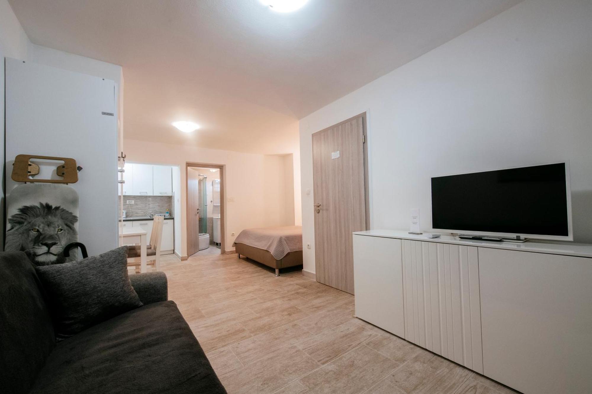 Apartmani Ema ザダル エクステリア 写真